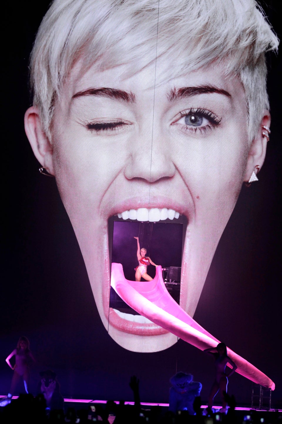 Miley Cyrus Reveals That She ‘Didn’t Make A Dime’ From Her ‘Bangerz’ Tour 64fa279f2200005500ddcf6d