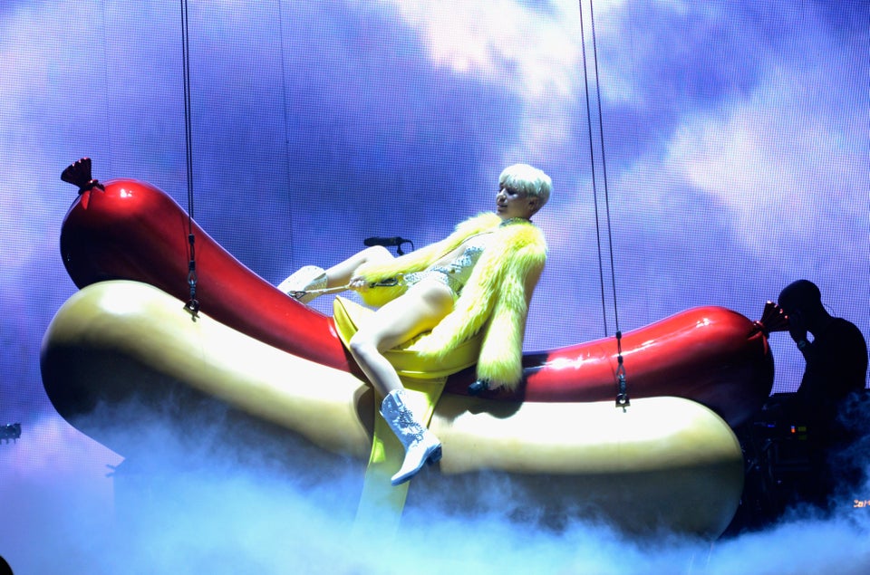 Miley Cyrus Reveals That She ‘Didn’t Make A Dime’ From Her ‘Bangerz’ Tour 64fa27a22400006300488992