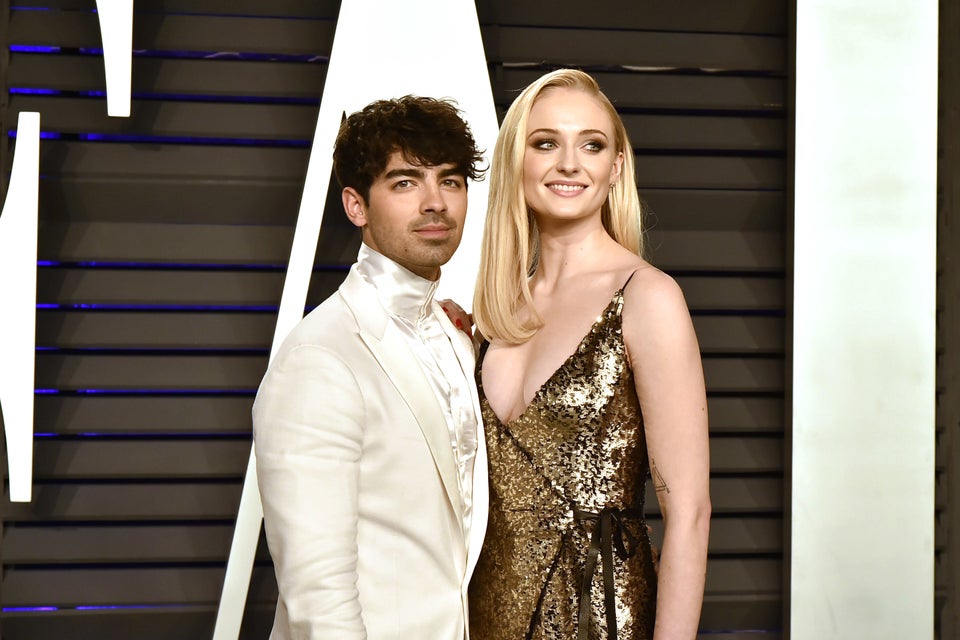 No, Joe Jonas Doesn’t Deserve A Gold Star For Parenting While Sophie Turner Works In England 64fb434d260000610050f1d7