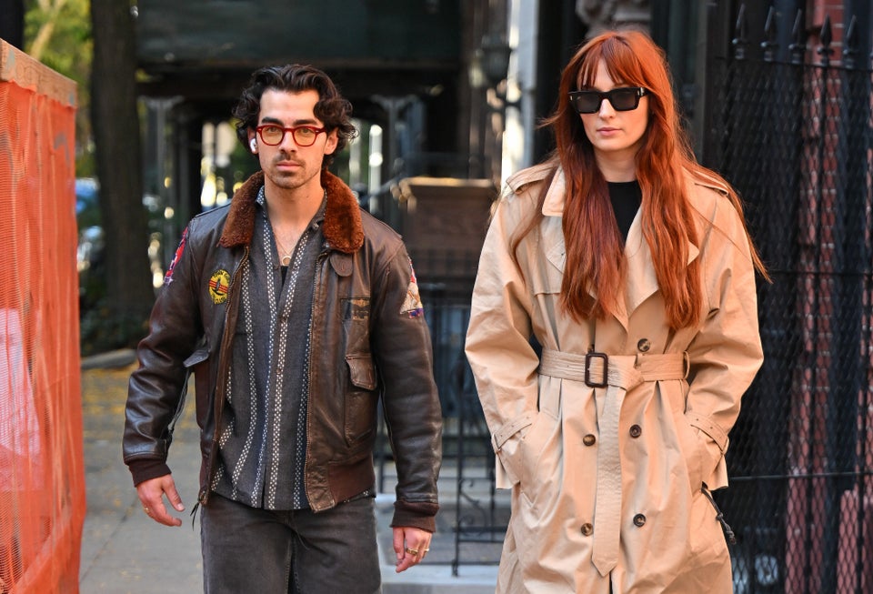 No, Joe Jonas Doesn’t Deserve A Gold Star For Parenting While Sophie Turner Works In England 64fb4354260000600050f1e1