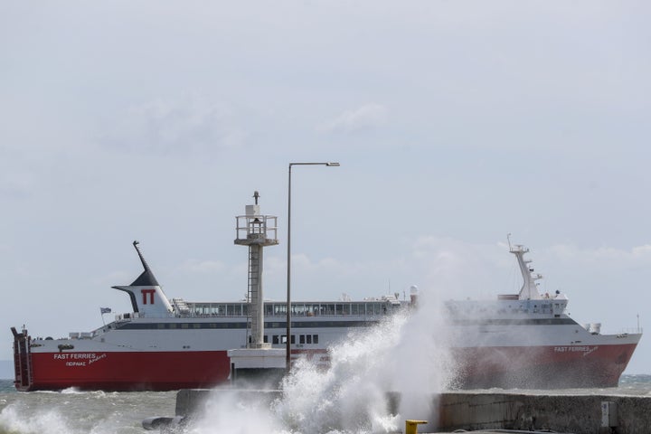 Î¤ÎÎÎÎÎ Î©Î¡ÎÎ ÎÎÎ Î¤ÎÎ¥Î£ ÎÎ ÎÎÎÎ¤ÎÎ£ Î¤ÎÎ¥ Î ÎÎÎÎÎ¥ FAST FERRIES ANDROS Î ÎÎ¥ Î ÎÎ¡ÎÎÎÎÎÎ Î£Î¤Î ÎÎÎÎ¥Î¡ÎÎÎÎÎÎ ÎÎÎ© ÎÎ Î Î¤Î ÎÎÎÎÎÎ Î¤ÎÎ£ Î¡ÎÎ¦ÎÎÎÎ£. (ÎÎÎÎÎ£ÎÎ£ ÎÎÎÎÎ ÎÎ¥ÎÎÎ£ / EUROKINISSI)