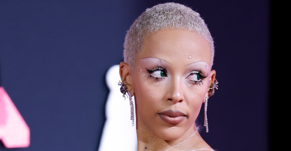 Doja Cat's 'Scarlet' has fans bewitched