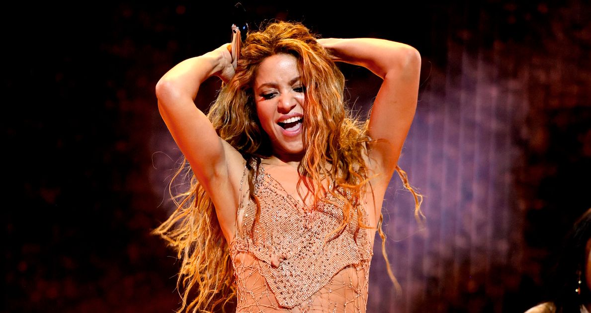 Shakira Is Electric During VMAs Video Vanguard Award Performance