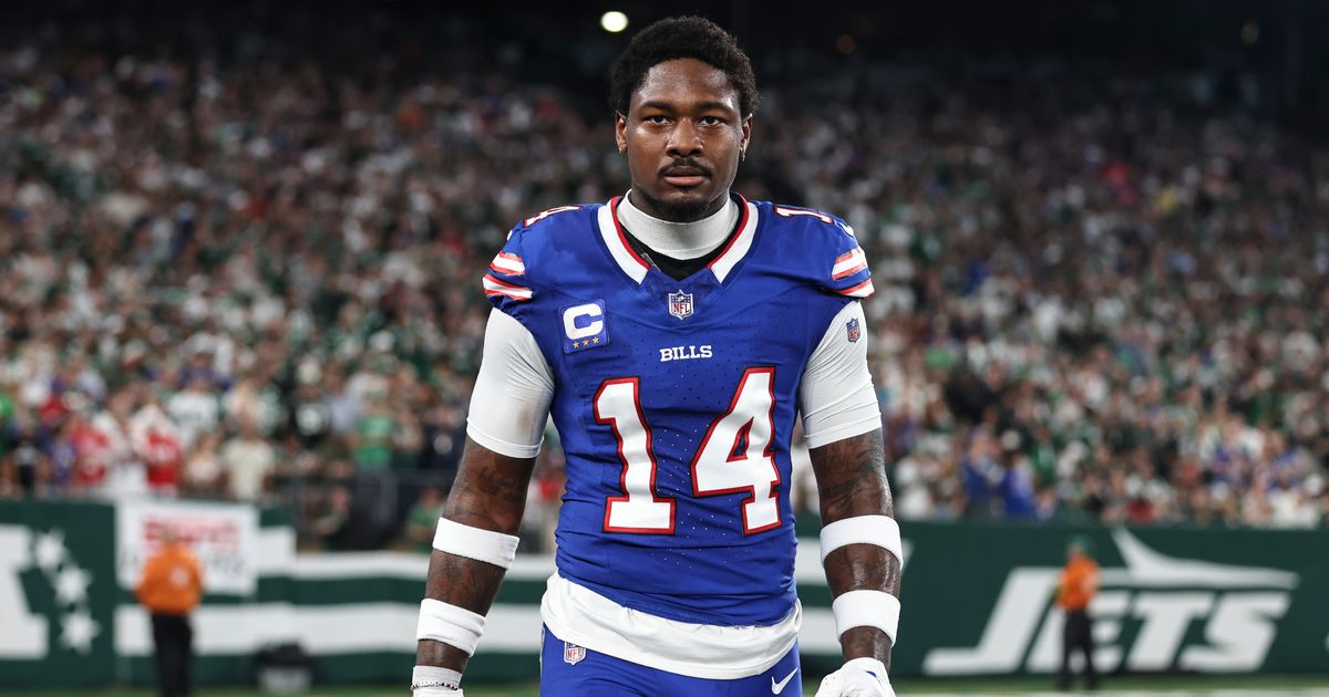 ESPN's Stephen A. Smith says Stefon Diggs wants out of Buffalo, Bills  receiver shuts it down, Sports