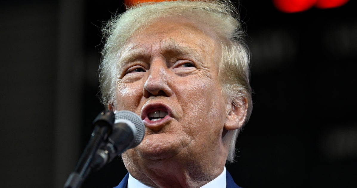 Donald Trump Sidesteps Question On Whether He’d Pardon Himself Donald Trump Sidesteps Question On Whether He’d Pardon Himself