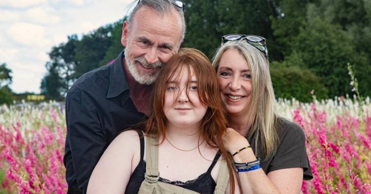 Teen Suffered With Headaches And Clumsiness – An Eye Test Saved Her Life - Vimarsana News