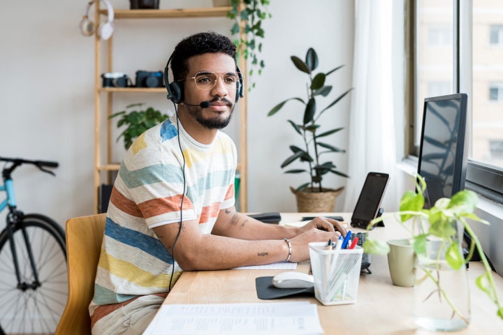 Working from home full-time can make a dramatic difference in the carbon emissions employees release. 