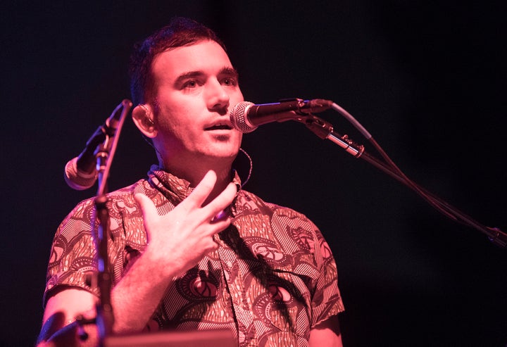 Stevens agradeceu aos médicos por salvarem sua vida e garantiu aos fãs que ele está "de ótimo humor."