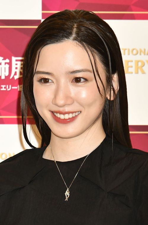 永野芽郁さんが金髪のイメチェン姿を公開。あまりの変化に「誰かわからなかった」と驚きの声 | ハフポスト アートとカルチャー