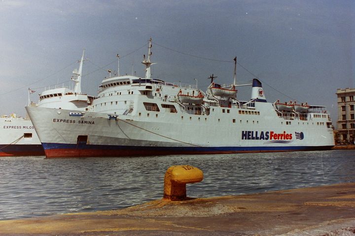 Το Express Samina στον Πειραιά το 2000. Η φωτογραφία τραβήχτηκε τον Ιούλιο, 2 μήνες πριν το δυστύχημα