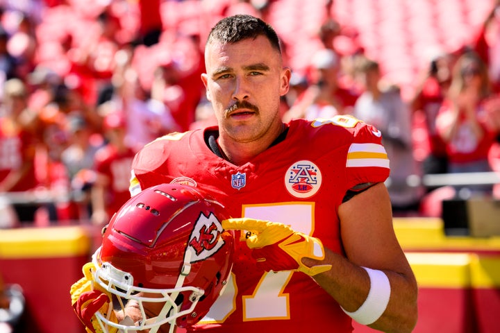 Taylor Swift Spotted Sitting Next to Travis Kelce's Mom at Chiefs Game