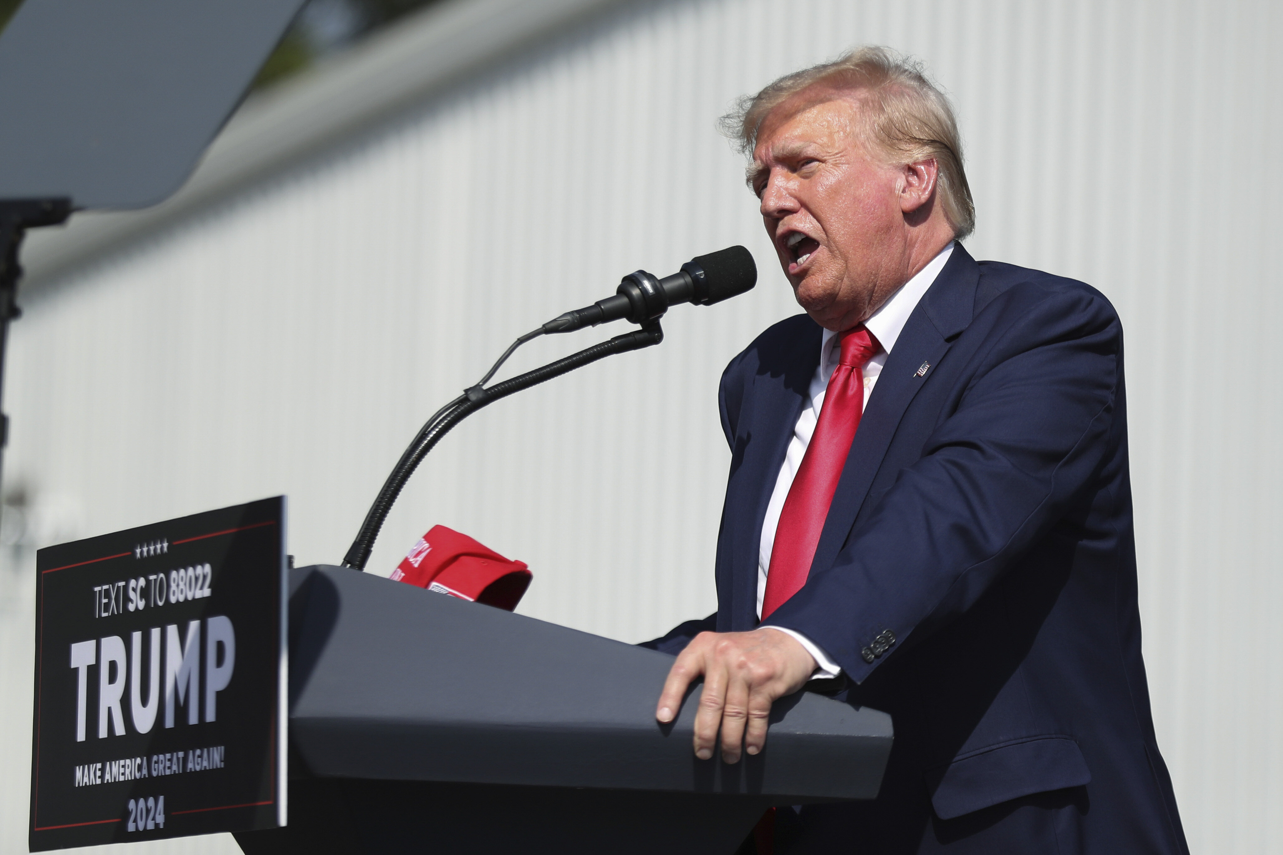 Donald Trump To Visit Nonunion Plant During Autoworker Strike ...