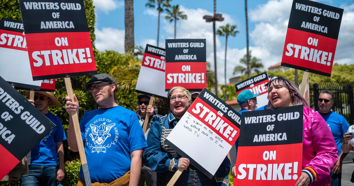 The Hollywood Writers Strike Is Officially Over After Union And Studios Reach Deal - Vimarsana News