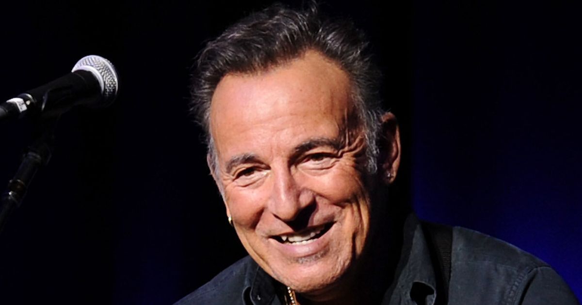 Bruce Springsteen Delays Tour Due To Health Issues