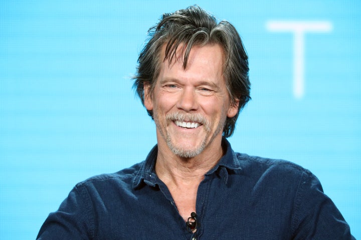 Kevin Bacon disse que rejeitou "descomprometido" tanta fama, ele chegava a pagar DJs em casamentos para não tocarem o clássico "descomprometido" canção.