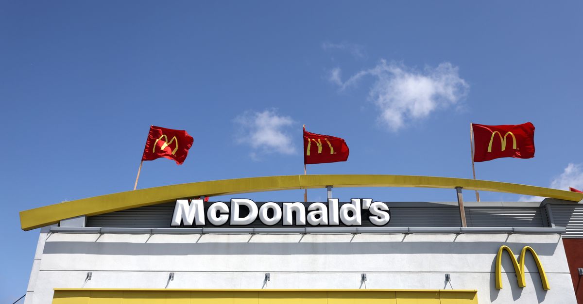 California Raises Minimum Wage For Fast Food Workers To  Per Hour