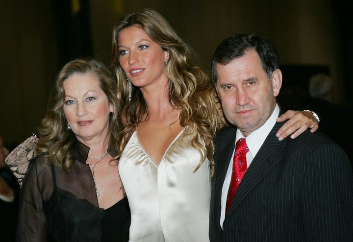 Gisele Bündchen (center) with her mother, Vania, and father, Valdir, in 2004. 
