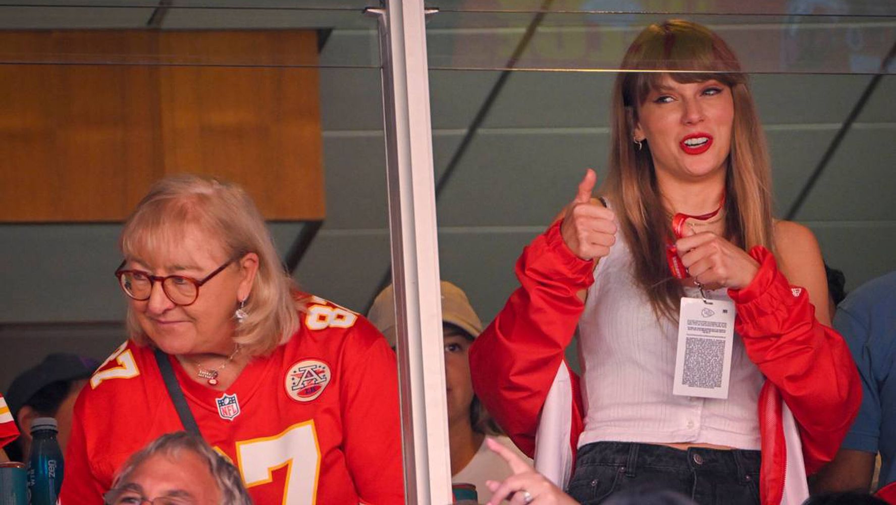 Video How Taylor Swift fans are boosting prices ahead of Chiefs game day -  ABC News