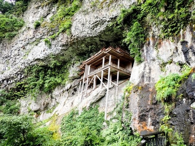 鳥取県の「三徳山三佛寺投入堂」