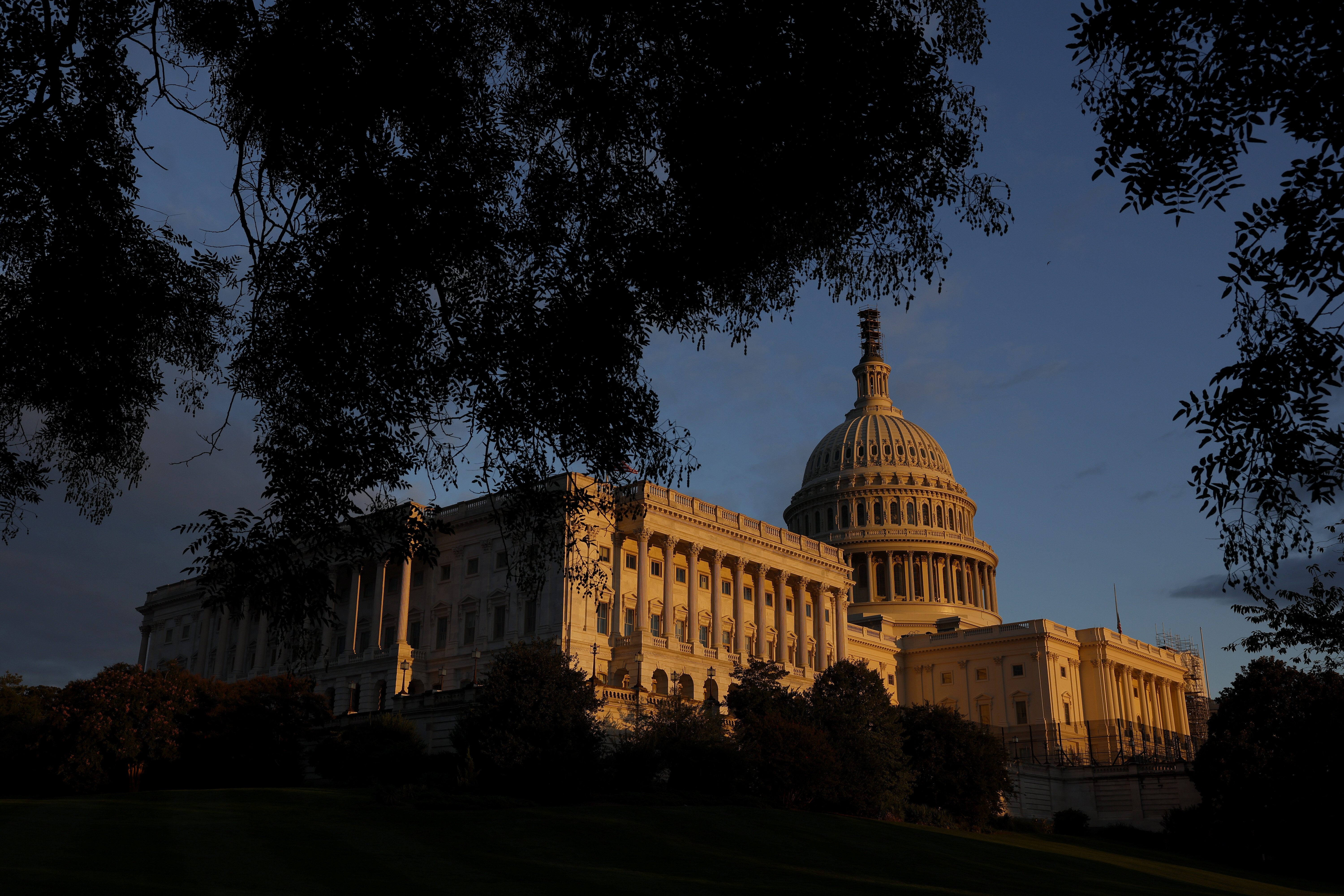 Congress Avoids A Government Shutdown At Last Minute | HuffPost Latest News