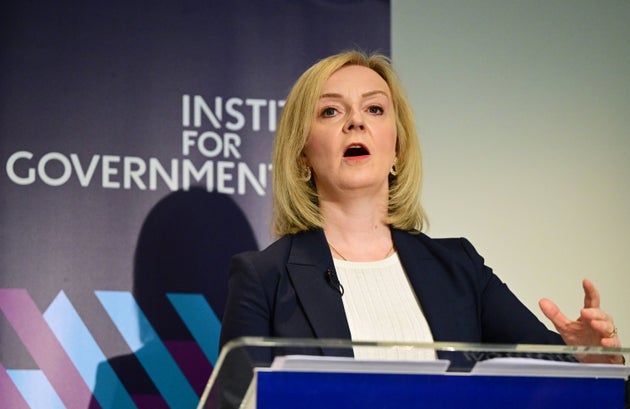 Liz Truss Urges Rishi Sunak To Give Fracking The Green Light And Cut Taxes...