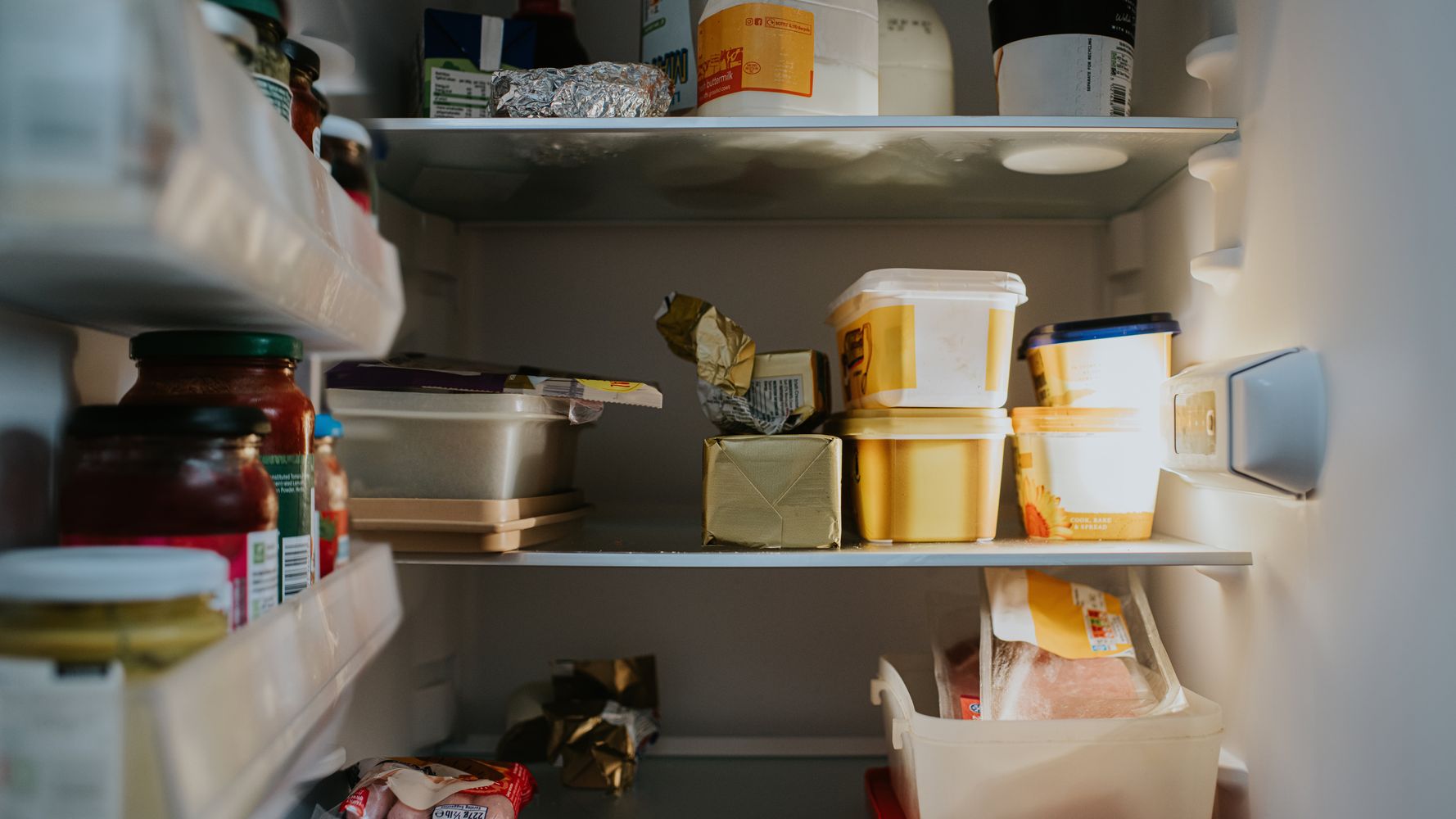 Is it safe to put canned food in the fridge?