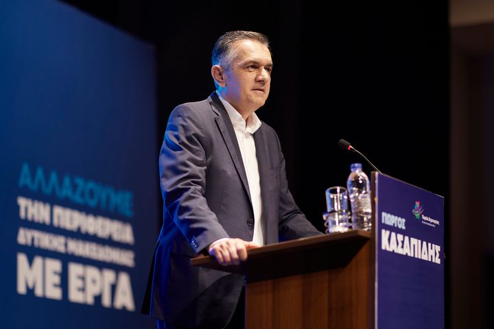 Ο Γιώργος Κασαπίδης στον χαιρετισμό του.