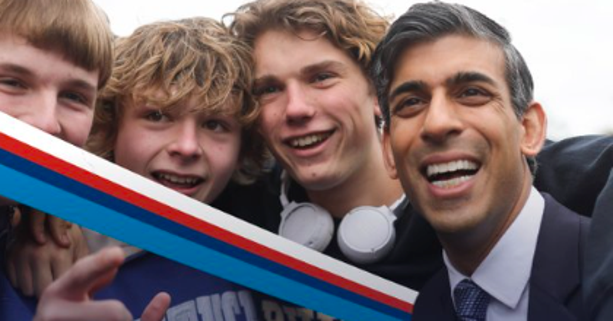 No, Rishi Sunak Did Not Photoshop Himself Into A Picture Of 3 Students - Vimarsana News