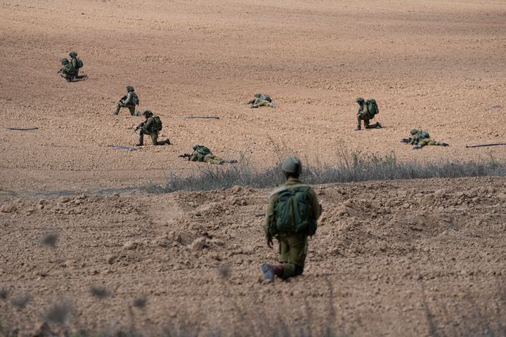 Ισραηλινοί στρατιώτες σε θέσεις μάχης