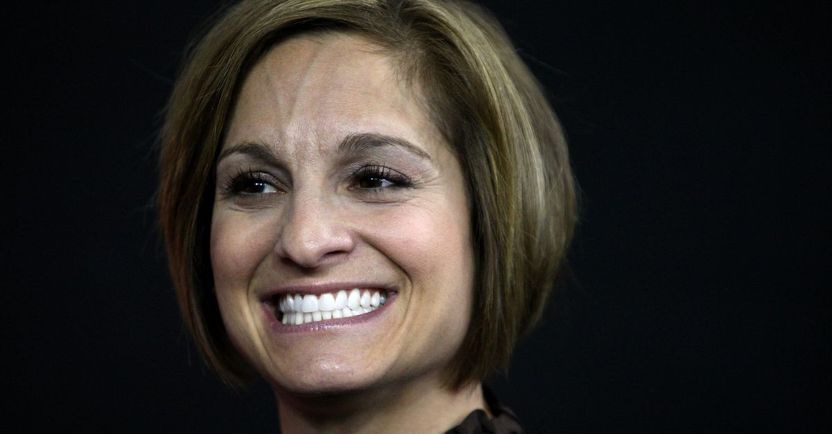 Former Olympic Gymnast Mary Lou Retton ‘Fighting For Her Life’ In ICU