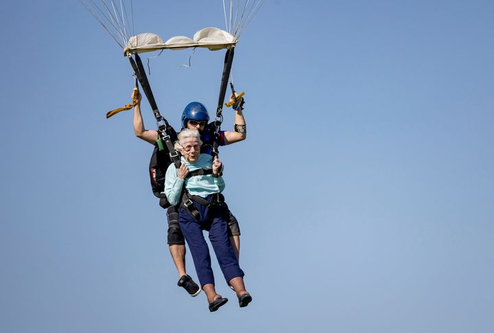 Dorothy Hoffner, a 104-year-old Chicago woman whose recent skydive could see her certified by Guinness World Records as the oldest person to ever jump from a plane, has died.