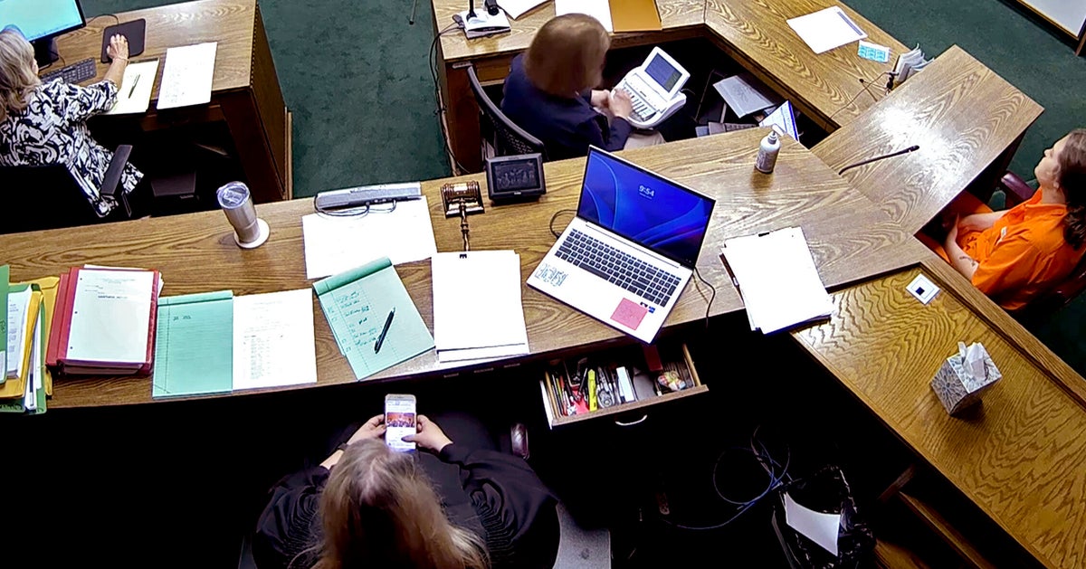 Oklahoma Judge Who Texted During Murder Trial Faces Removal Oklahoma Judge Who Texted During Murder Trial Faces Removal