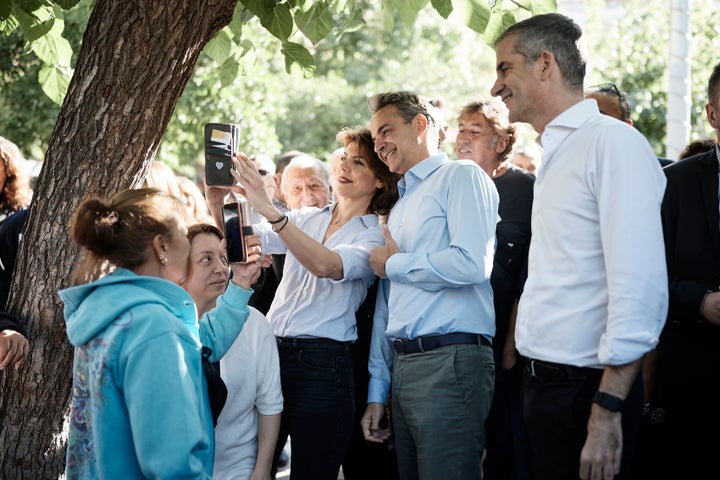 Δεν έλειψαν και οι selfies κατά τη διάρκεια της βόλτας