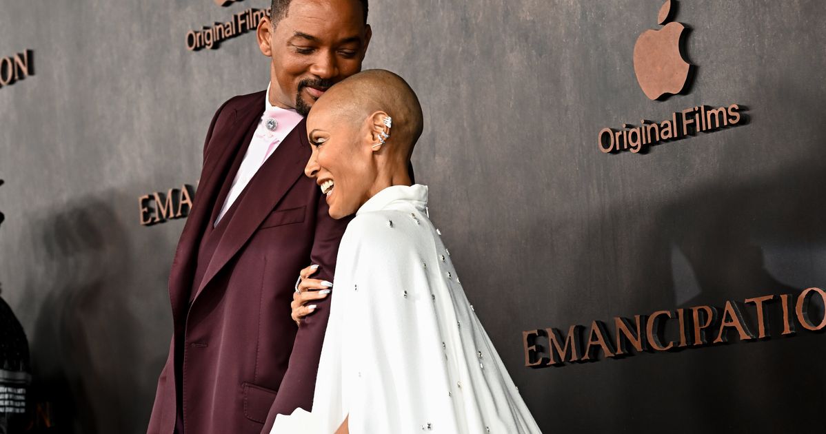 Jaden Smith Wears a Tailored Suit That Channels His Father, Will Smith, in  Men in Black