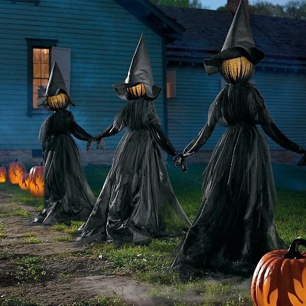 32 Outdoor Halloween Decorations To Make Your House The Spookiest On ...
