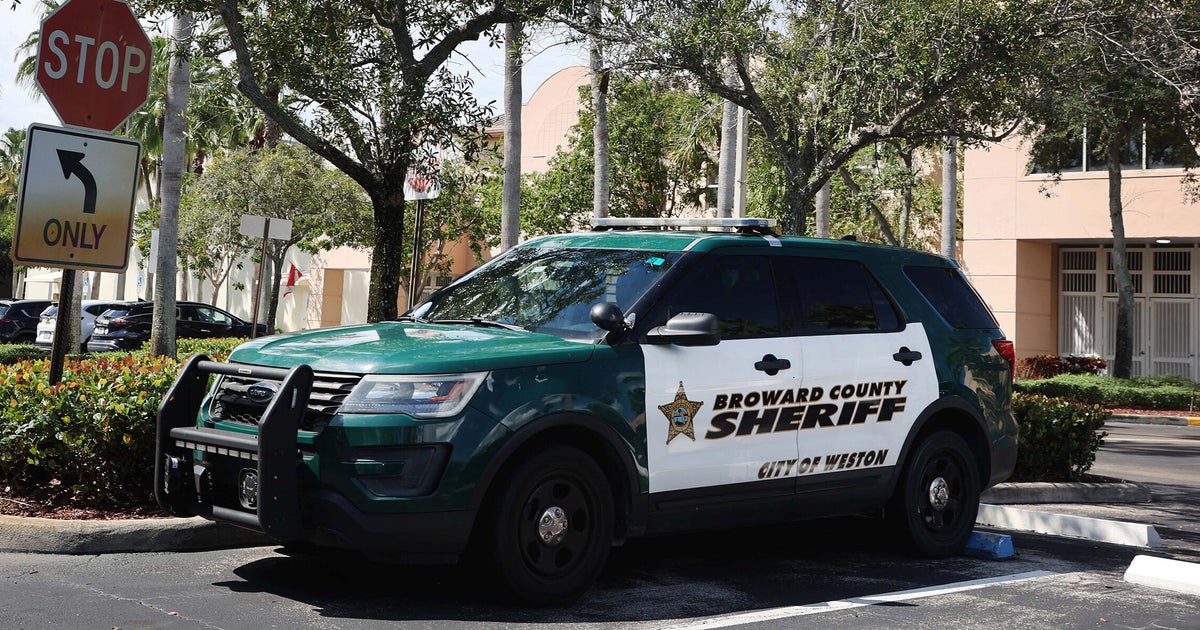 17 Florida Sheriff’s Deputies Accused Of Stealing About 0,000 In Pandemic Relief Funds 17 Florida Sheriff’s Deputies Accused Of Stealing About 0,000 In Pandemic Relief Funds