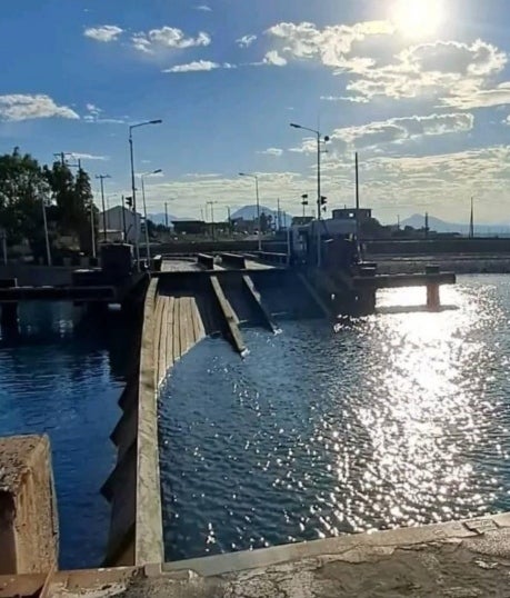 Έσπασε, κατά τη βύθισή της, η γέφυρα της Ποσειδωνίας