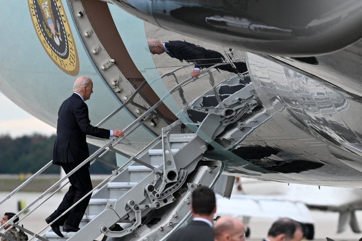 Biden drops Trump design for new Air Force One