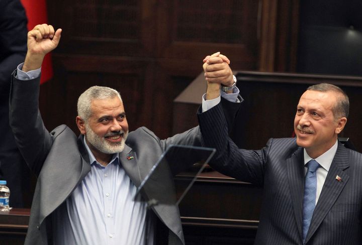Φωτογραφία αρχείου Ο ηγέτης της Χαμάς Ισμαήλ Χανίγι μαζί με τον Ερντογάν