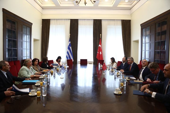 Συνάντηση της υφυπουργού Εξωτερικών Αλεξάνδρας Παπαδοπούλου με τον υφυπουργό Εξωτερικών της Τουρκίας Burak Akcapar για τη Θετική Ατζέντα συνεργασίας και τις Πολιτικές Διαβουλεύσεις, Τρίτη 17 Οκτωβρίου 2023.