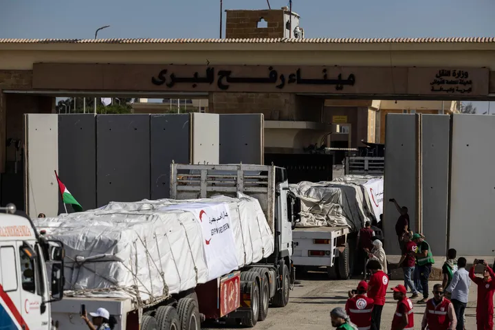 Trucks Carrying Humanitarian Aid Move Into Gaza Via Rafah Border Crossing (huffpost.com)