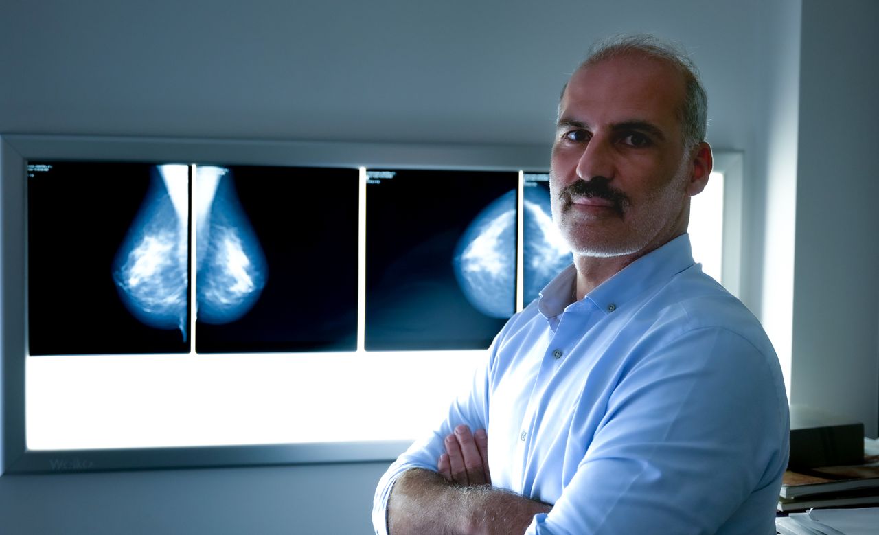 Μιχάλης Φιλιππίδης, χειρουργός - γυναικολόγος και ειδικός μαστολόγος