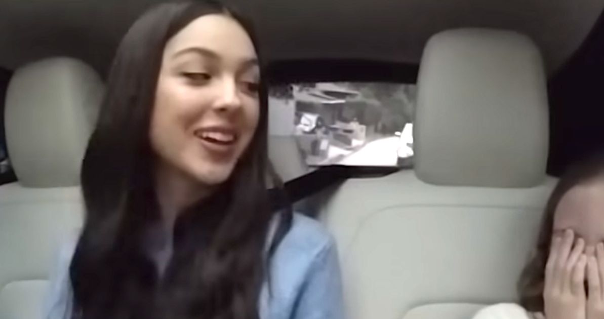 ‘Hitchhiker’ Olivia Rodrigo Surprises Jimmy Kimmel’s Youngsters On Manner To Faculty