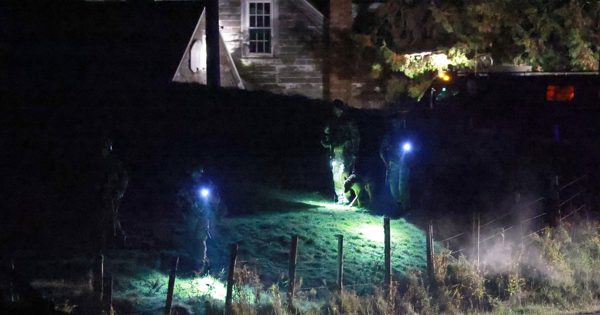Heavily Armed Police Leave Maine Home Linked To Mass Shooting Suspect - Vimarsana News