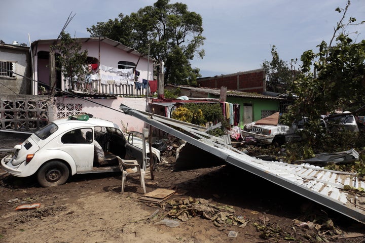 No casualties after Mexico City commercial center collapse