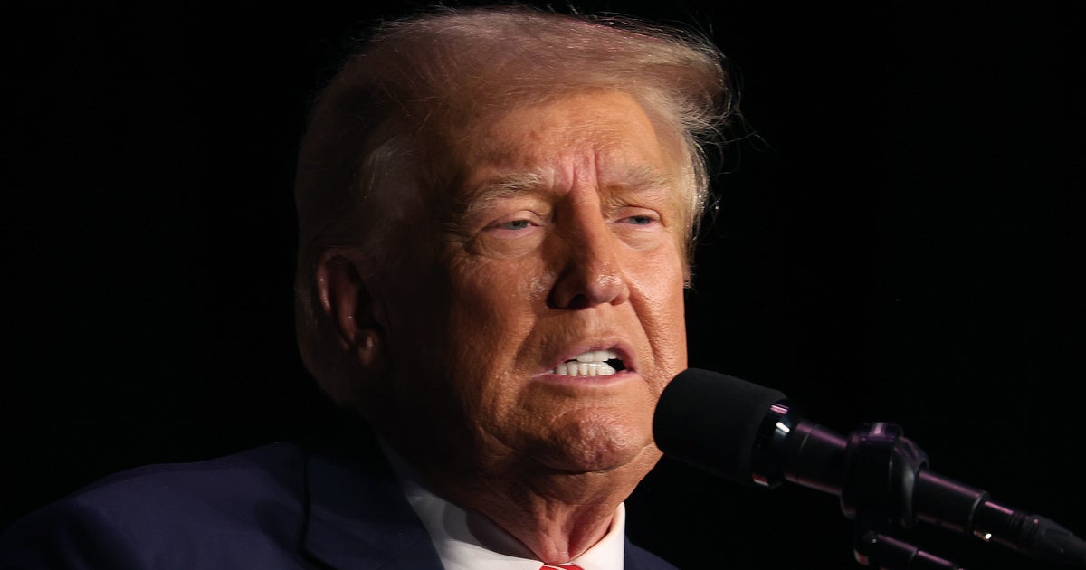 Trump Shows Love To City In Another State In Awkward Iowa Speech Flub Trump Shows Love To City In Another State In Awkward Iowa Speech Flub