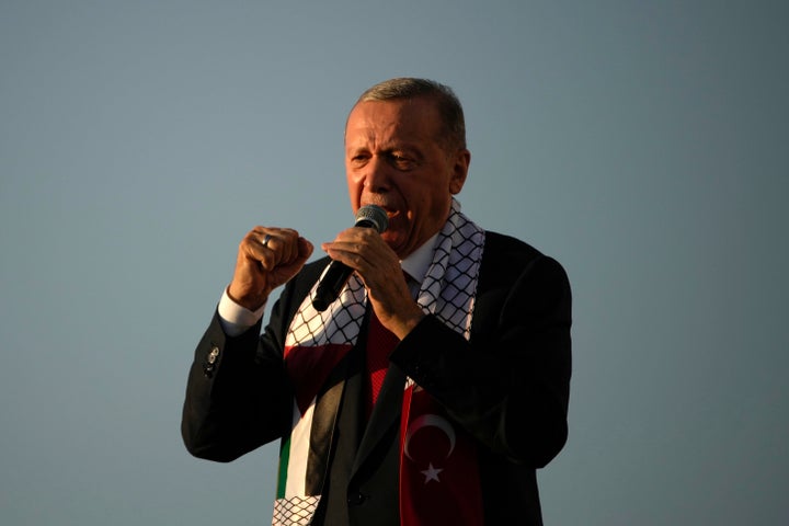 Turkish President Recep Tayyip Erdogan, speaks to the attendees during a rally to show their solidarity with the Palestinians, in Istanbul, Turkey, Saturday, Oct. 28, 2023. (AP Photo/Emrah Gurel)