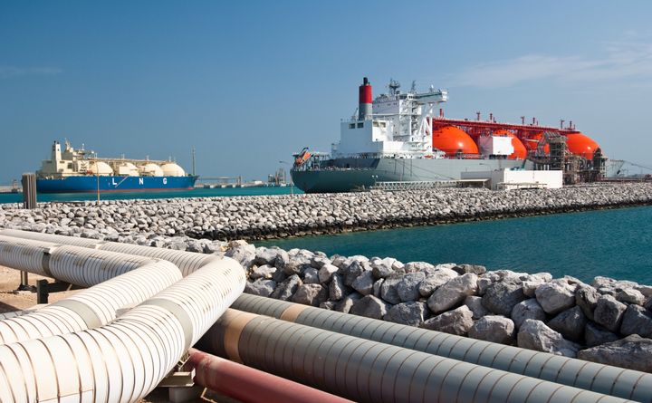 Το Κατάρ, είναι ένας από τους μεγαλύτερους εξαγωγείς υγροποιημένου φυσικού αερίου στον κόσμο, το οποίο τροφοδοτεί την Ασία και την Ευρώπη.