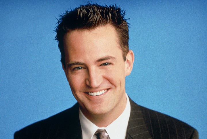 Matthew Perry fans flock to 'Friends' apartment in NYC