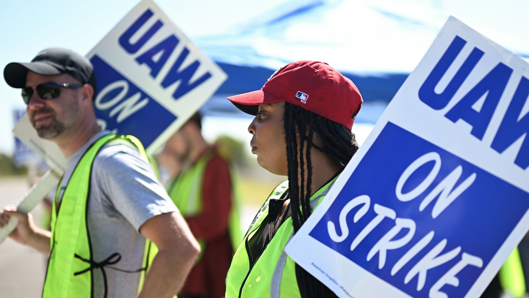 GM to include battery factory workers in UAW contract, strike expansion  pauses - Hindustan Times